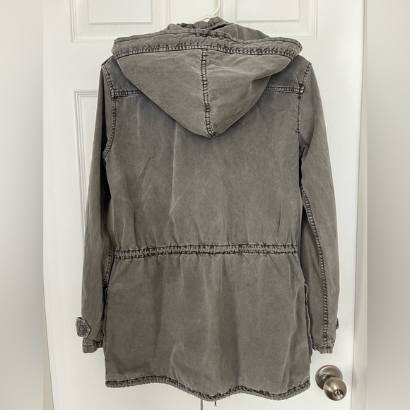 Talula Trooper Aritzia Jacket - Picture 2 of 2